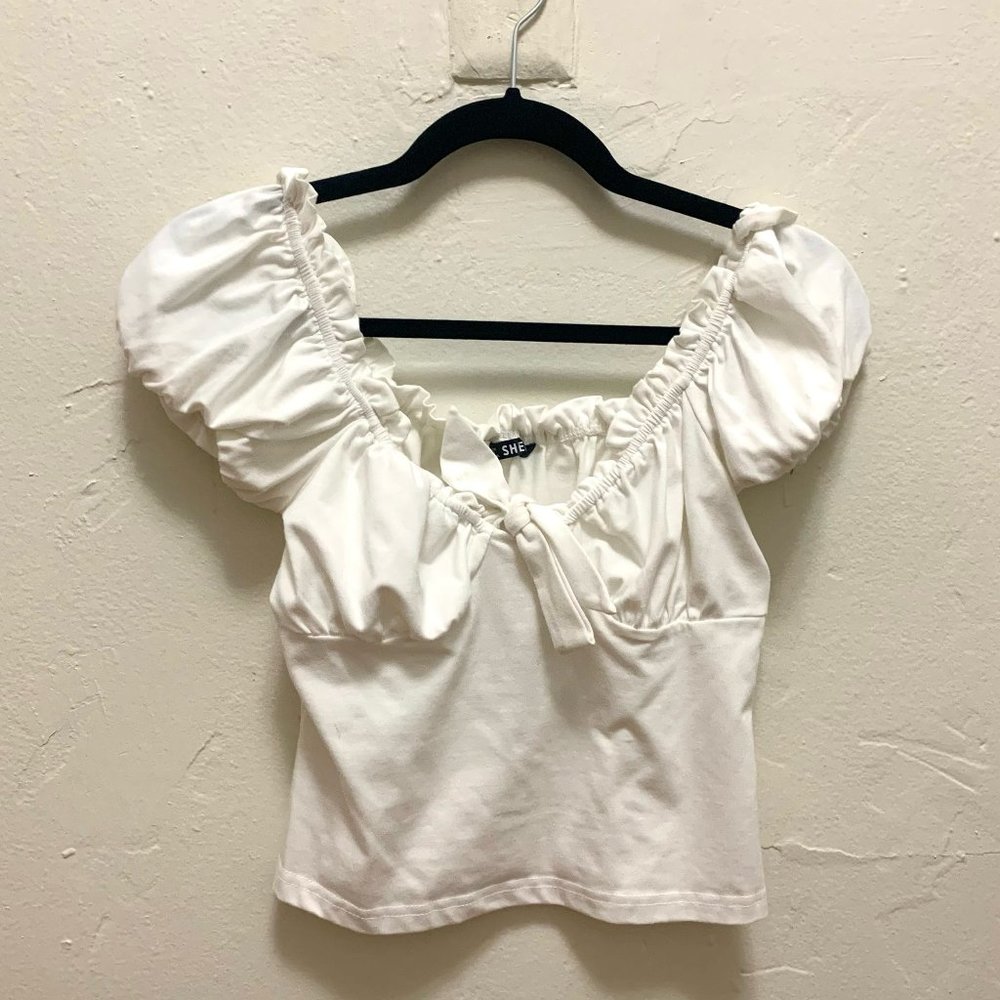 White tie front puff sleeve crop top